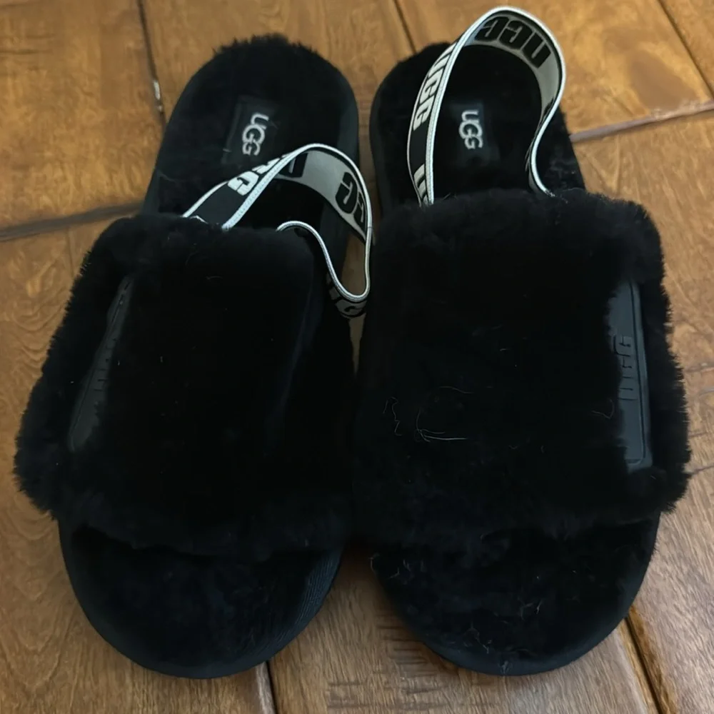 UGG Kids Black Fluff Slide Sandals with Logo Strap